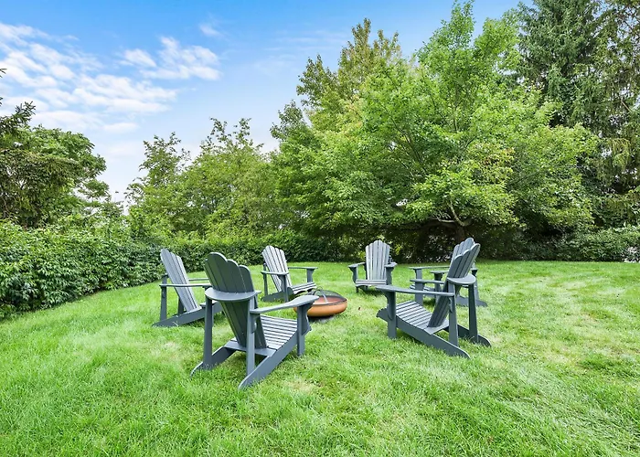 Holiday home Modern And Spacious House Pittsburgh